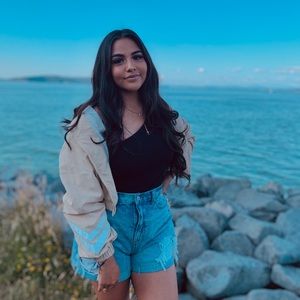 Meet your Posher, Litzy